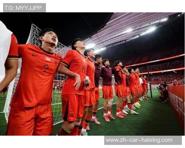 太诙谐！U22国脚突围踢空气送越南队大礼，国足又给球迷添堵了